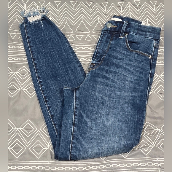 Good American Denim - Good American Good Legs Chewed Hem Skinny Jean Size 4/27